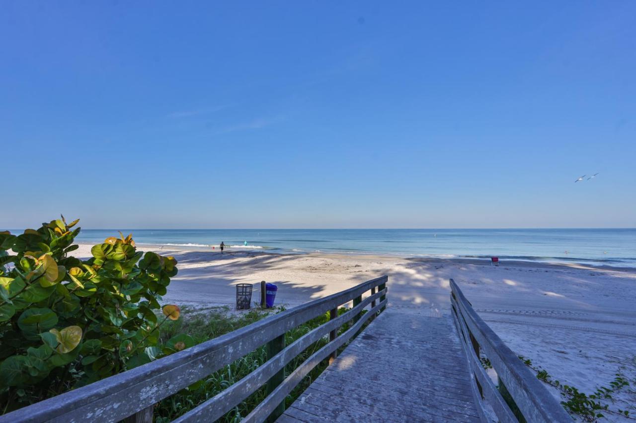 100 Steps To Beautiful Indian Rocks Beach, Oceanside, 2 Bedroom Updated Condo Clearwater Beach Extérieur photo